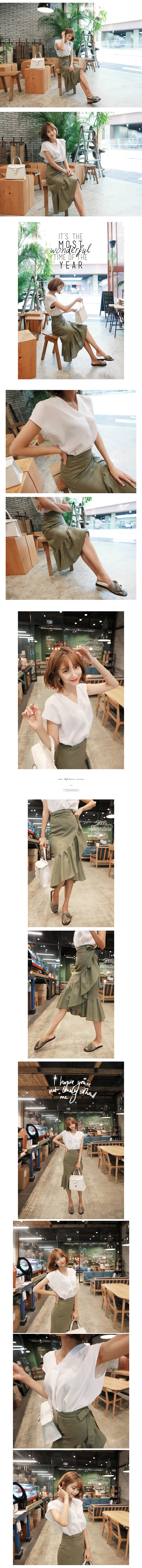 [Set] White V-neck Blouse and Oblique Ruffle Wrap Skirt One Size(S-M)