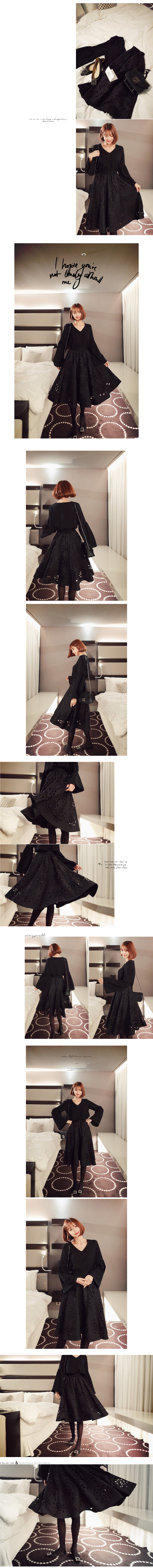 [Autumn New] Punch-Hole Detail Flared Skirt Black One Size(S-M)