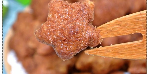 日本TOHATO桃哈多 CHOCOBI 蠟筆小新 巧克力味星星餅乾 25g【IVE張元英同款】【動畫好物】