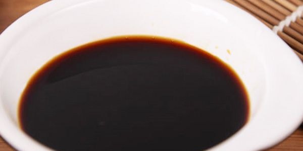 日本KIKKOMAN萬字牌 天然釀造低鹽醬油 296ml